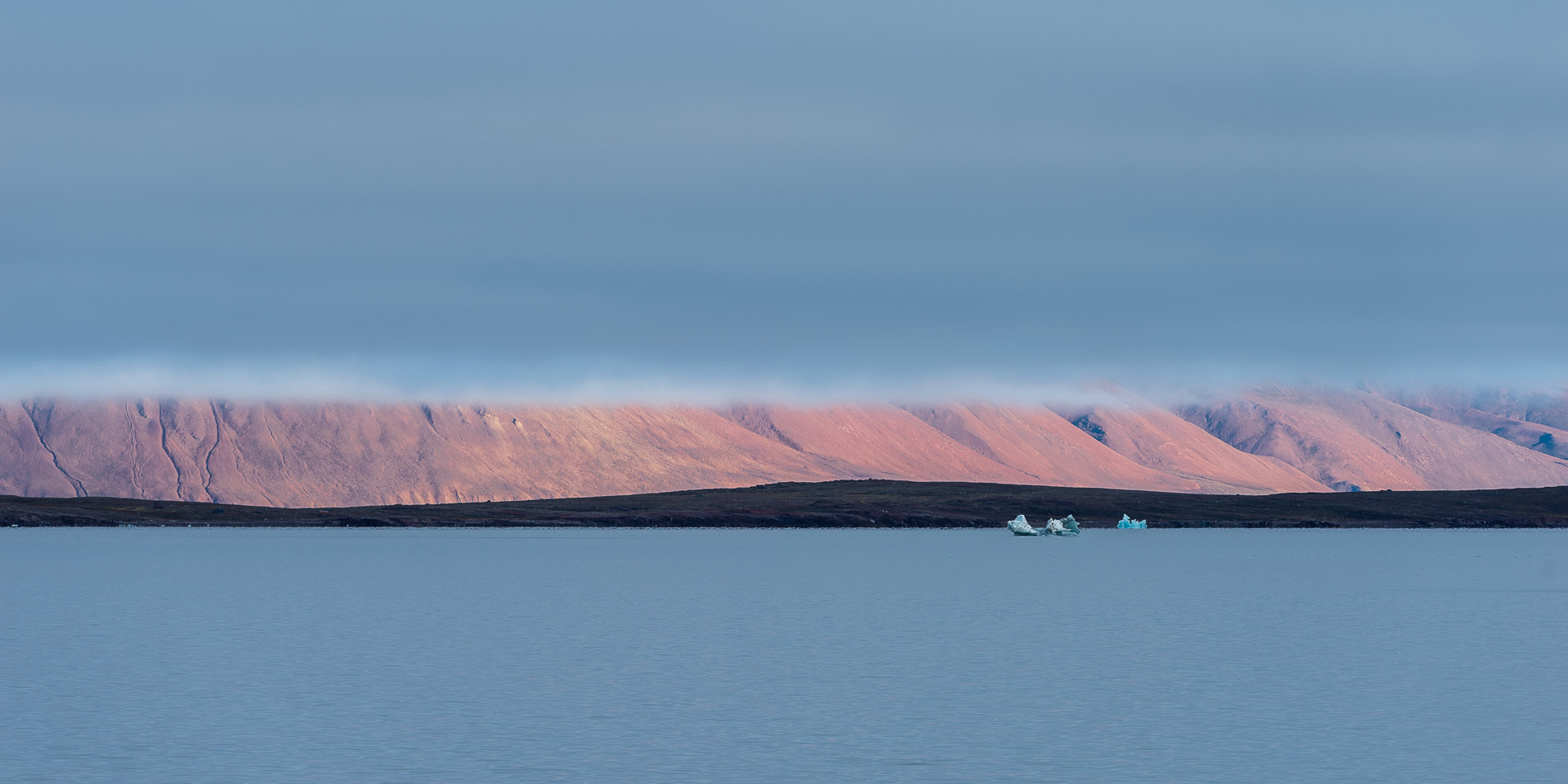 Paysages de glace et mer. Svalbard.